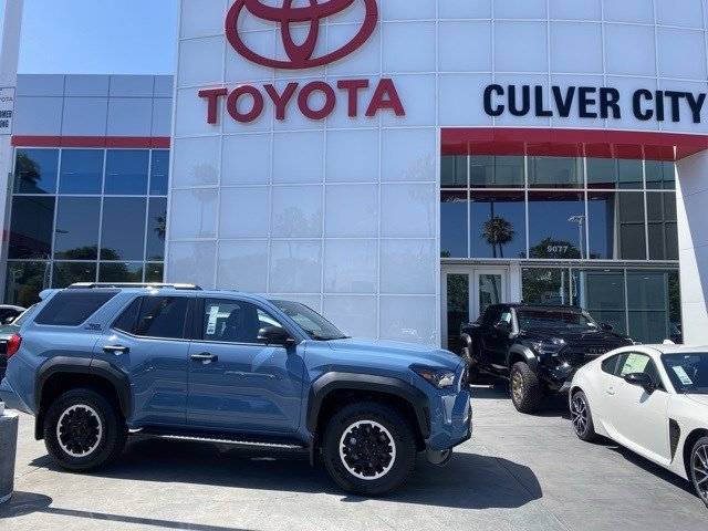 2025 Toyota 4Runner TRD Off Road Premium — SUV — 372 mi — Culver City, CA