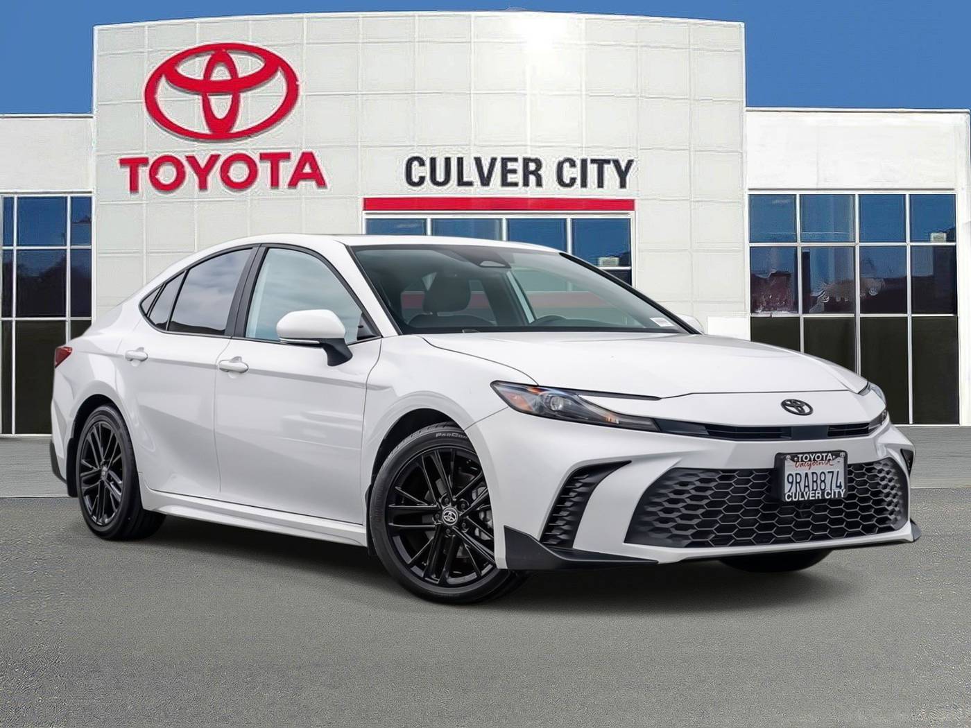 2025 Toyota Camry SE — Sedan — 2,650 mi — Culver City, CA