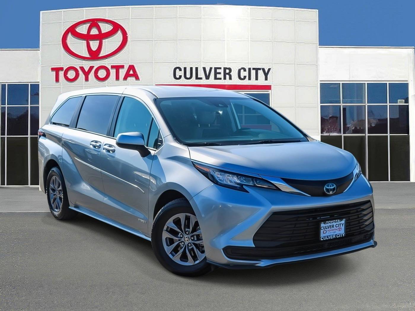 2021 Toyota Sienna LE — Minivan — 95,500 mi — Culver City, CA