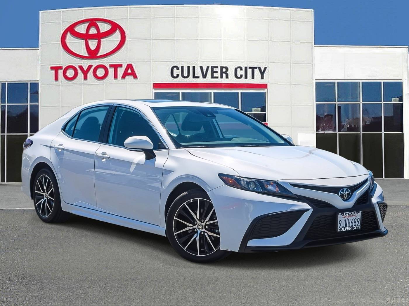 2024 Toyota Camry SE — Sedan — 13,137 mi — Culver City, CA