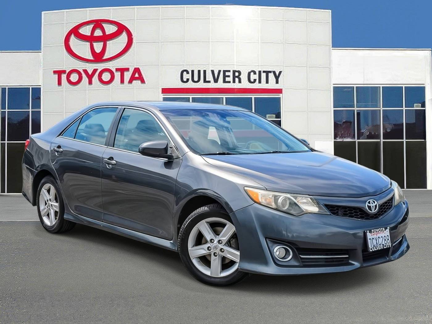 2014 Toyota Camry SE — Sedan — 19,213 mi — Culver City, CA