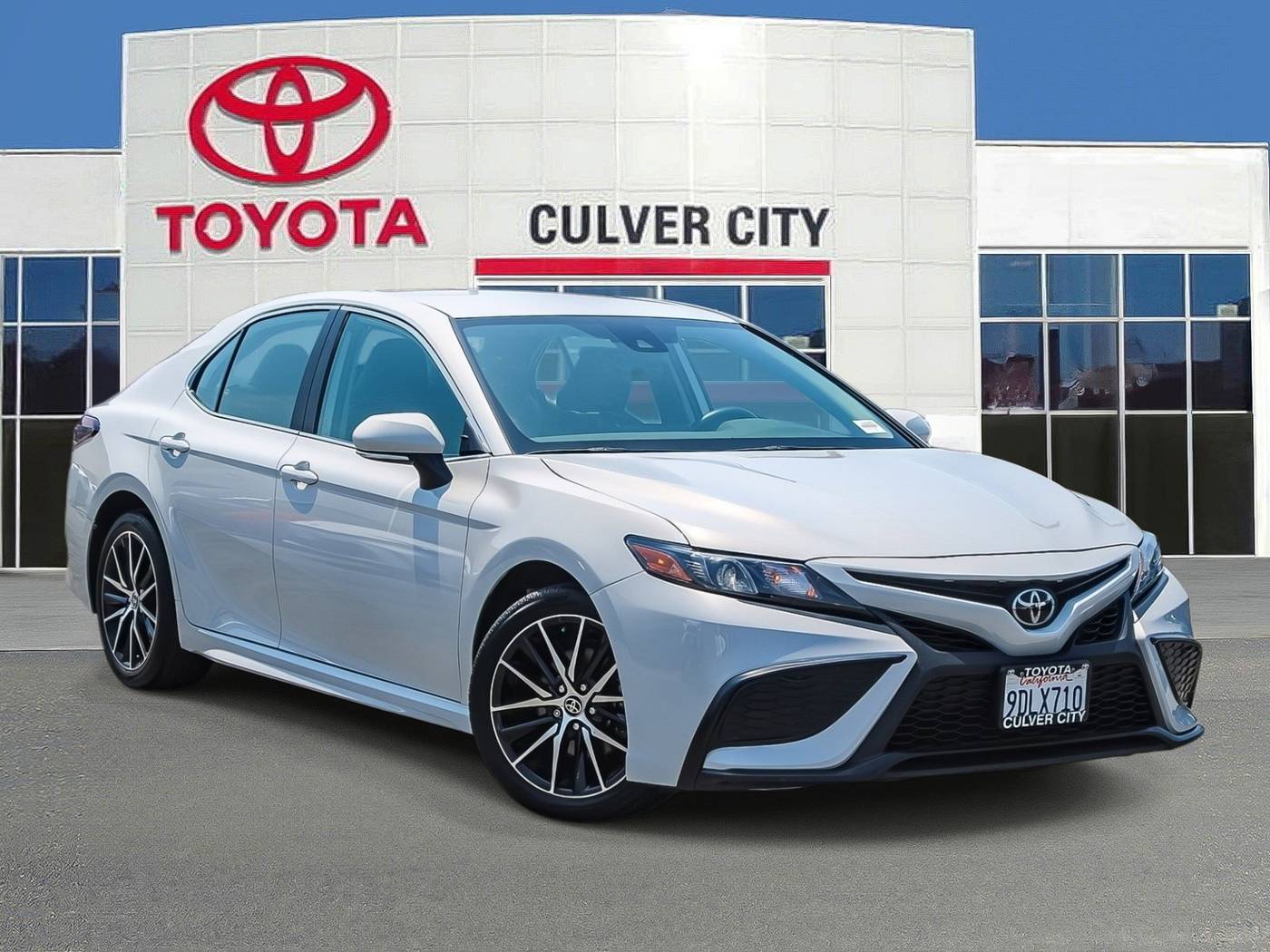 2023 Toyota Camry SE — Sedan — 32,638 mi — Culver City, CA
