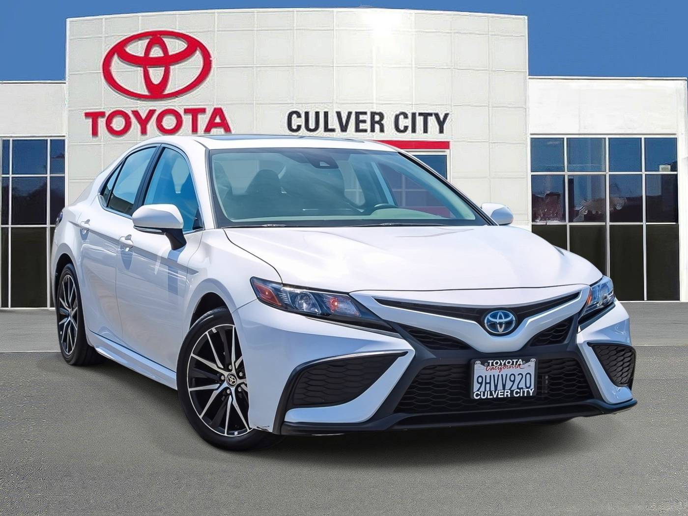 2024 Toyota Camry Hybrid SE — Sedan — 16,052 mi — Culver City, CA