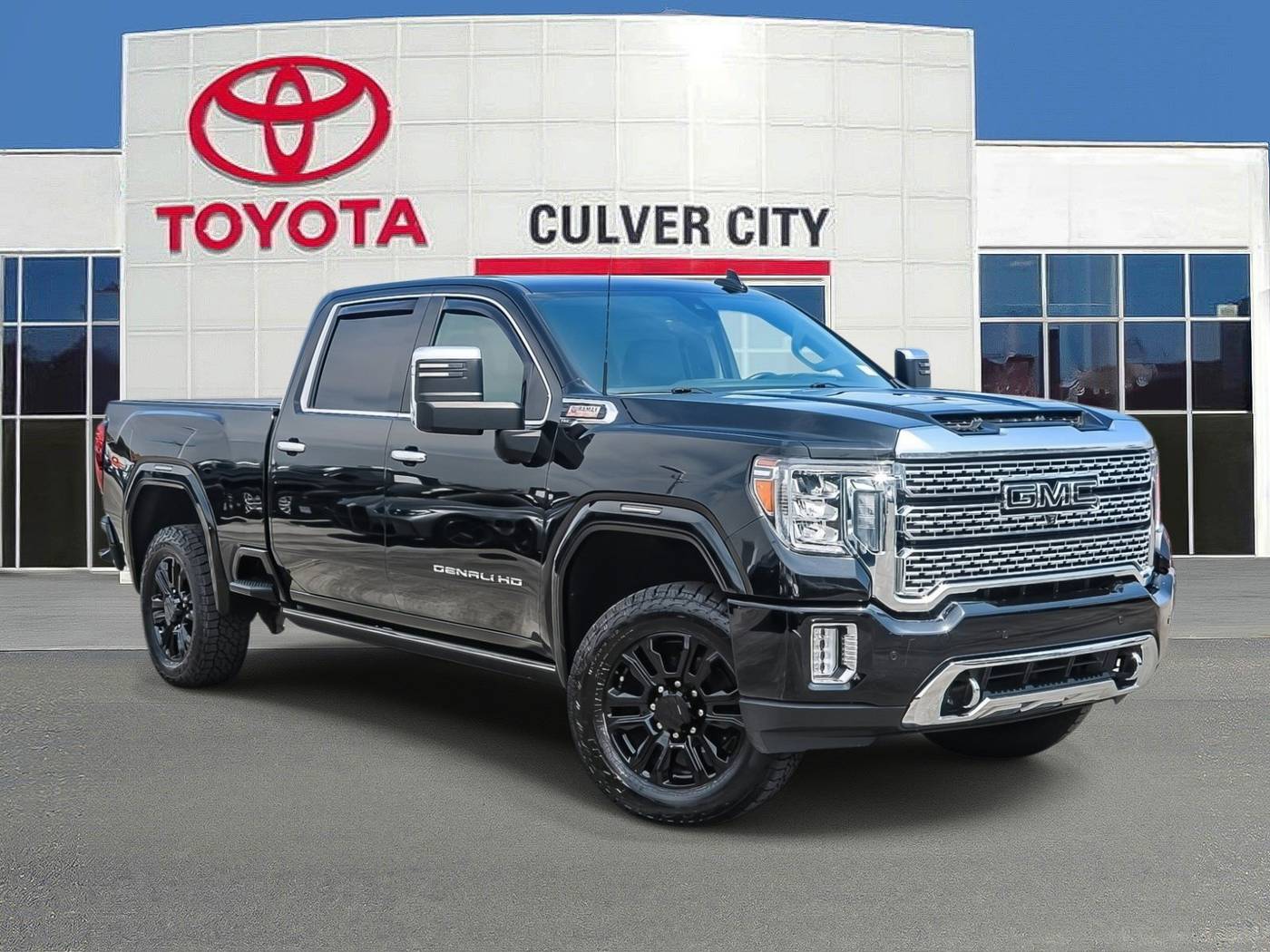 2023 GMC Sierra 2500HD Denali — Pickup Truck — 28,140 mi — Culver City, CA