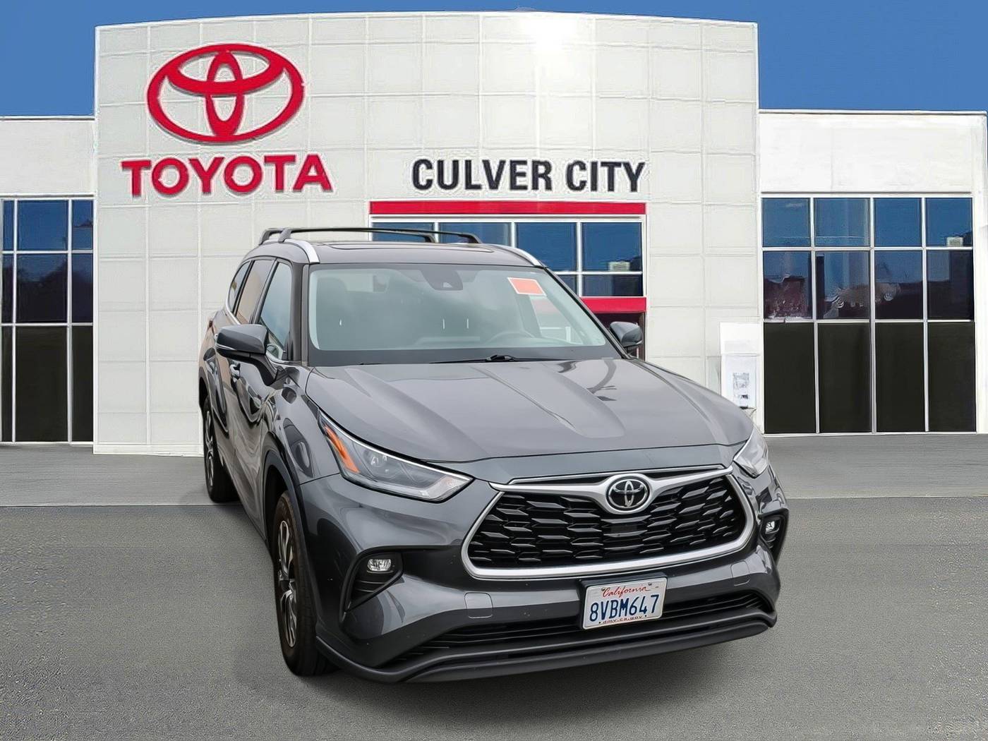 2021 Toyota Highlander XLE — SUV — 106,990 mi — Culver City, CA