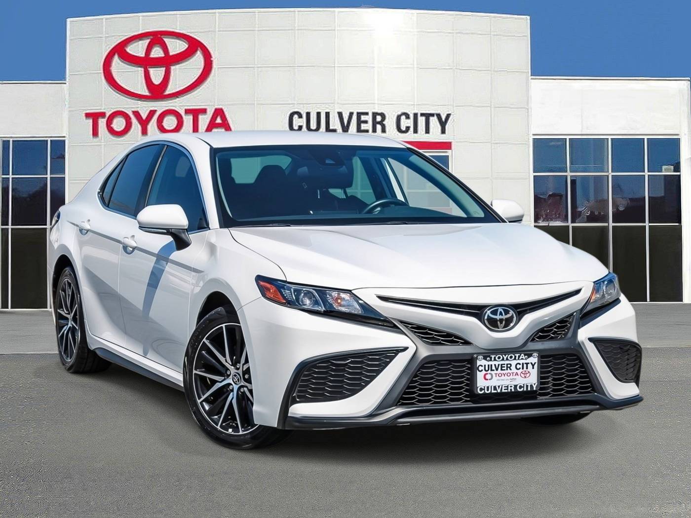 2022 Toyota Camry SE — Sedan — 39,937 mi — Culver City, CA