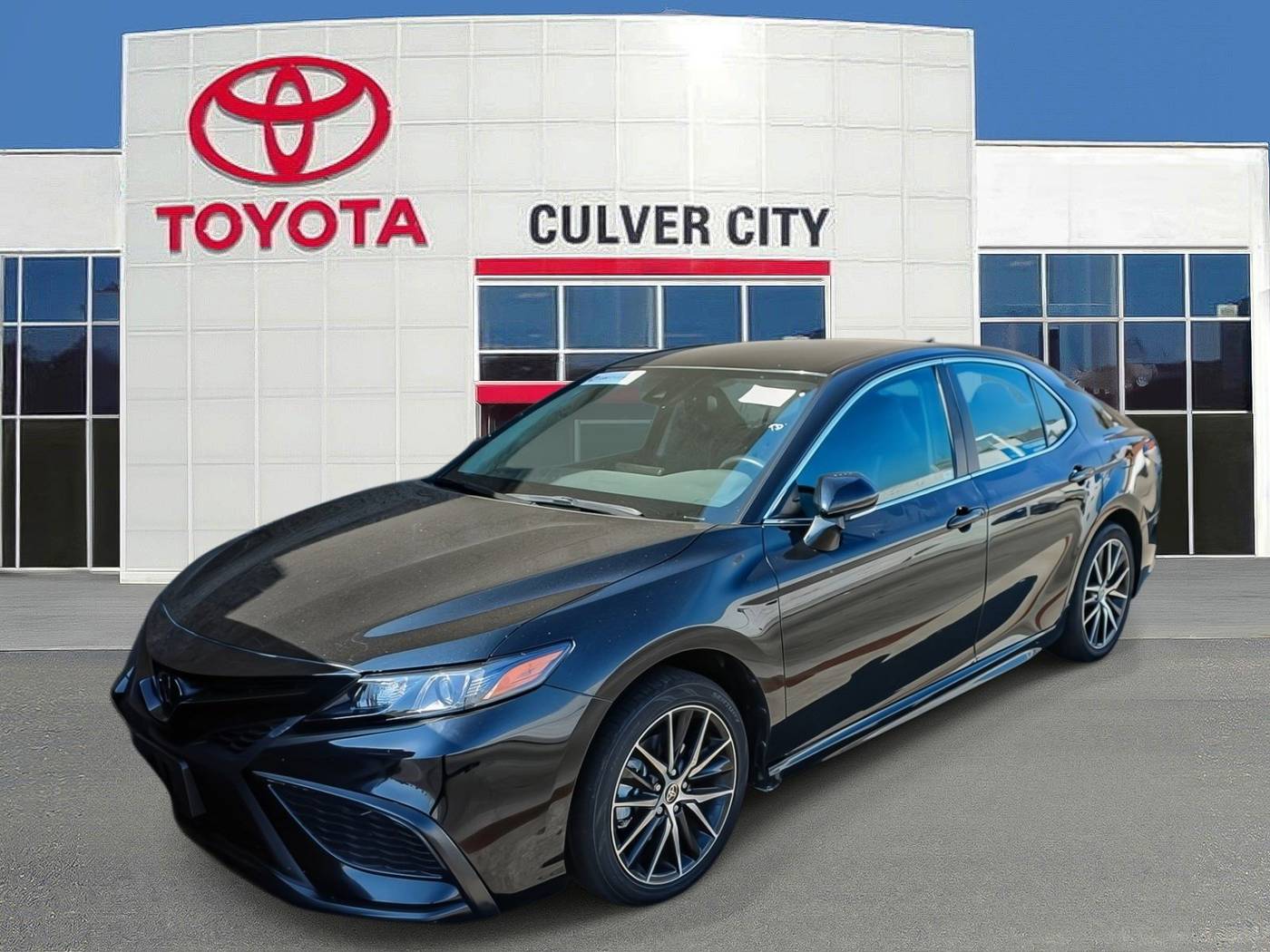 2024 Toyota Camry SE — Sedan — 12,406 mi — Culver City, CA