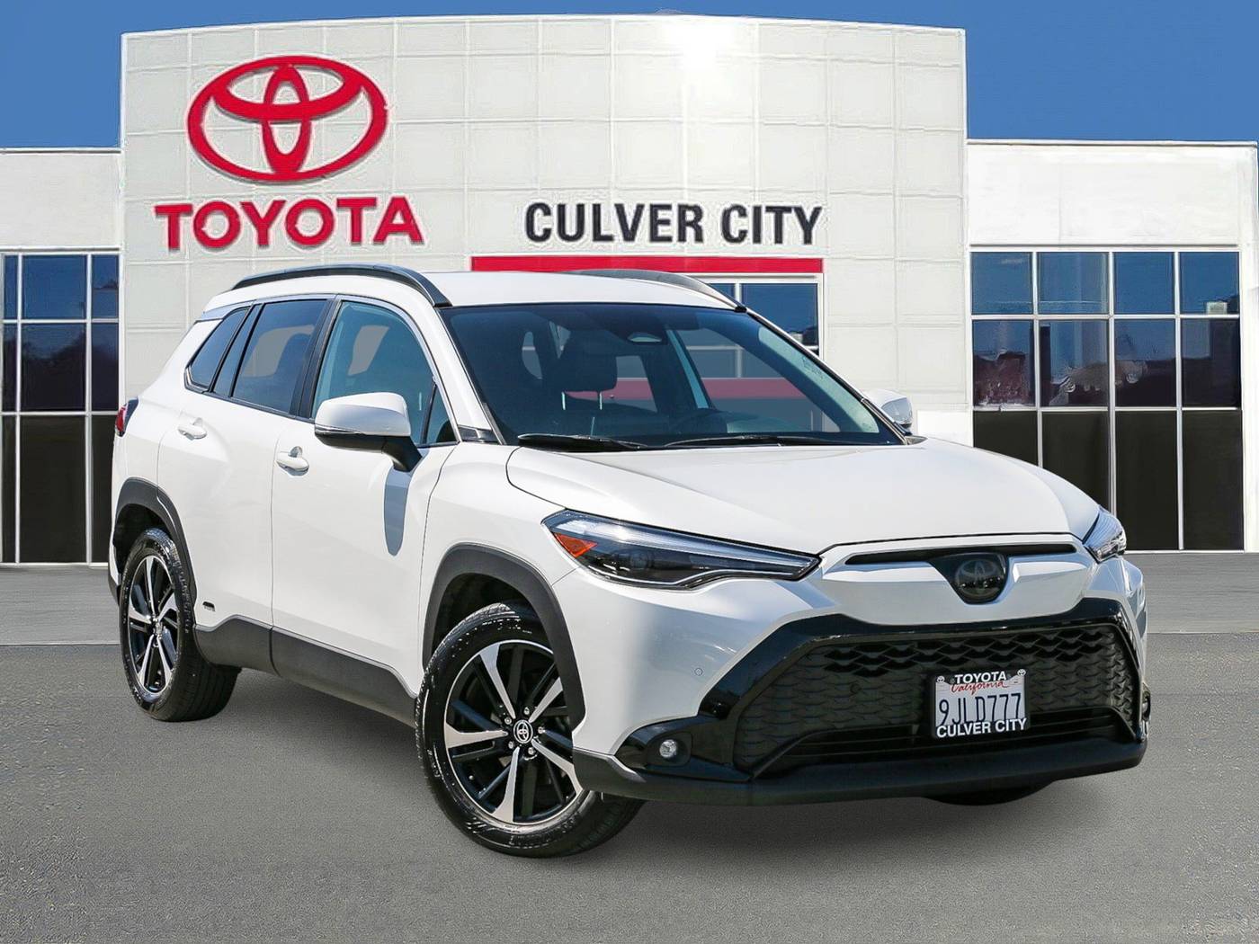 2023 Toyota Corolla Cross Hybrid XSE — SUV — 17,589 mi — Culver City, CA