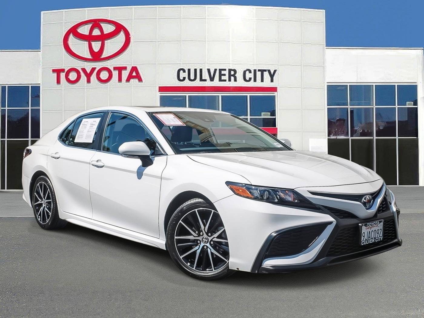 2024 Toyota Camry Hybrid SE — Sedan — 10,378 mi — Culver City, CA