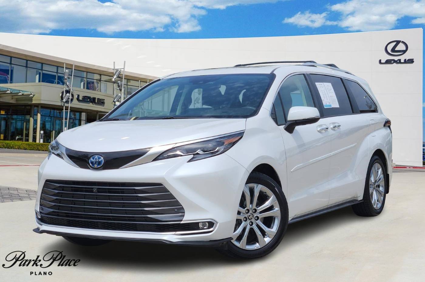 2024 Toyota Sienna Platinum — Minivan — 23,649 mi — Plano, TX