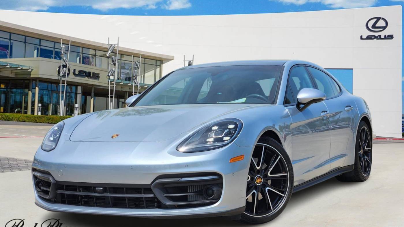 2023 Porsche Panamera Standard
