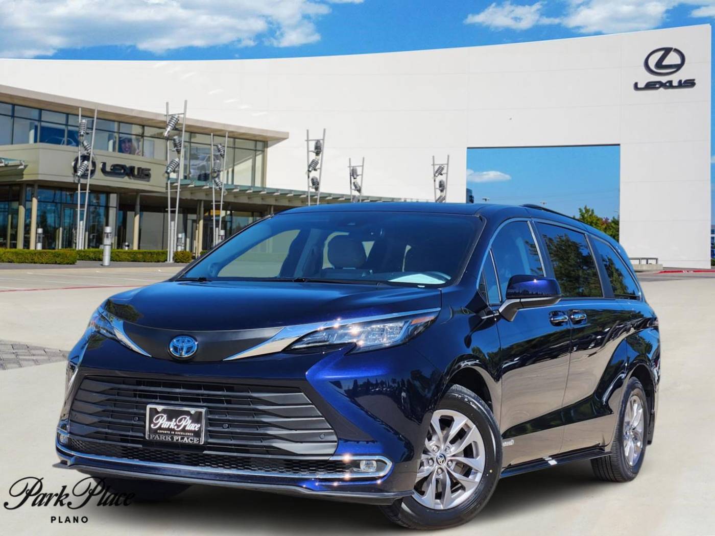 2021 Toyota Sienna XLE — Minivan — 17,390 mi — Plano, TX