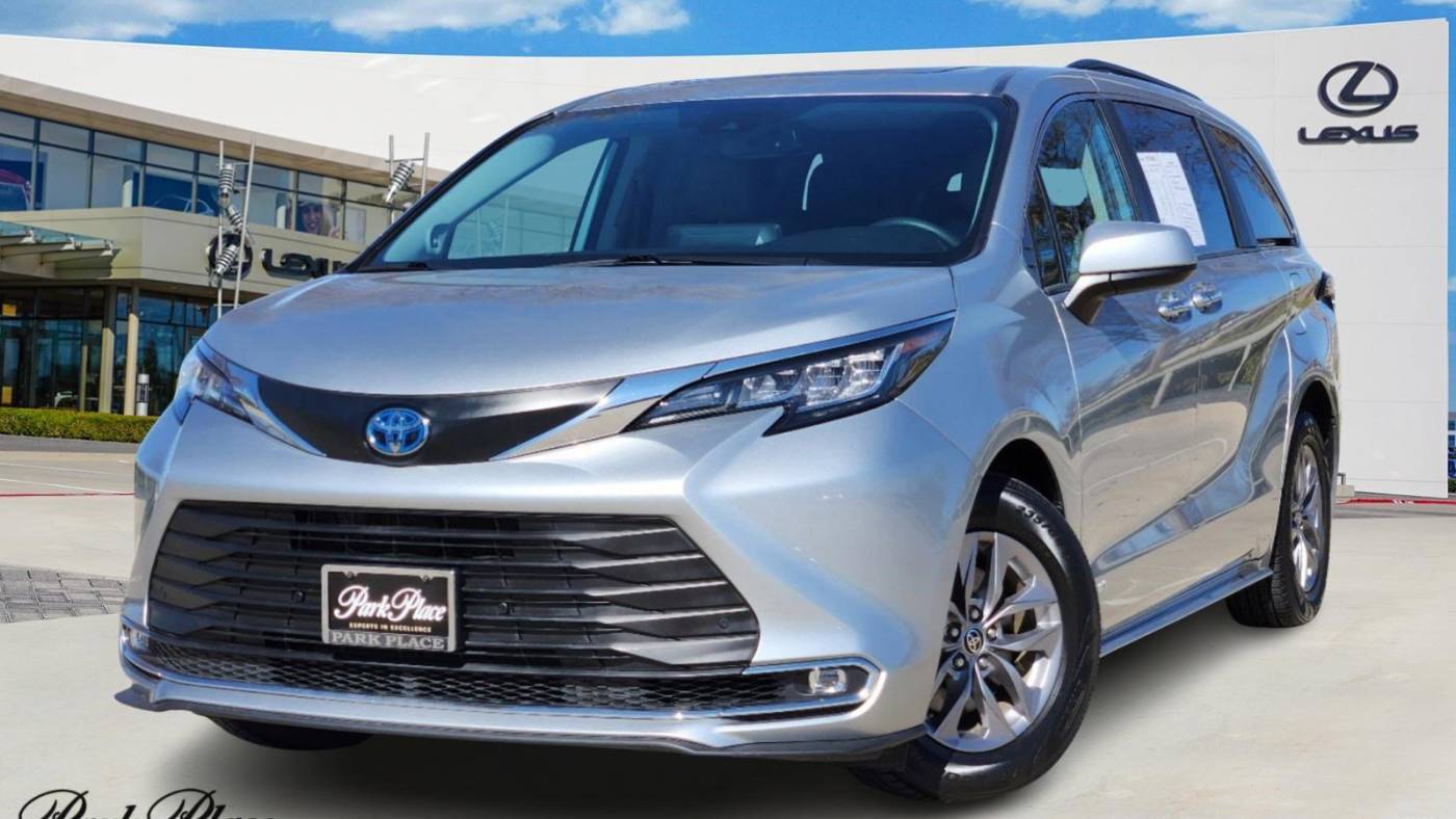 2021 Toyota Sienna XLE — Minivan — 24,724 mi — Plano, TX