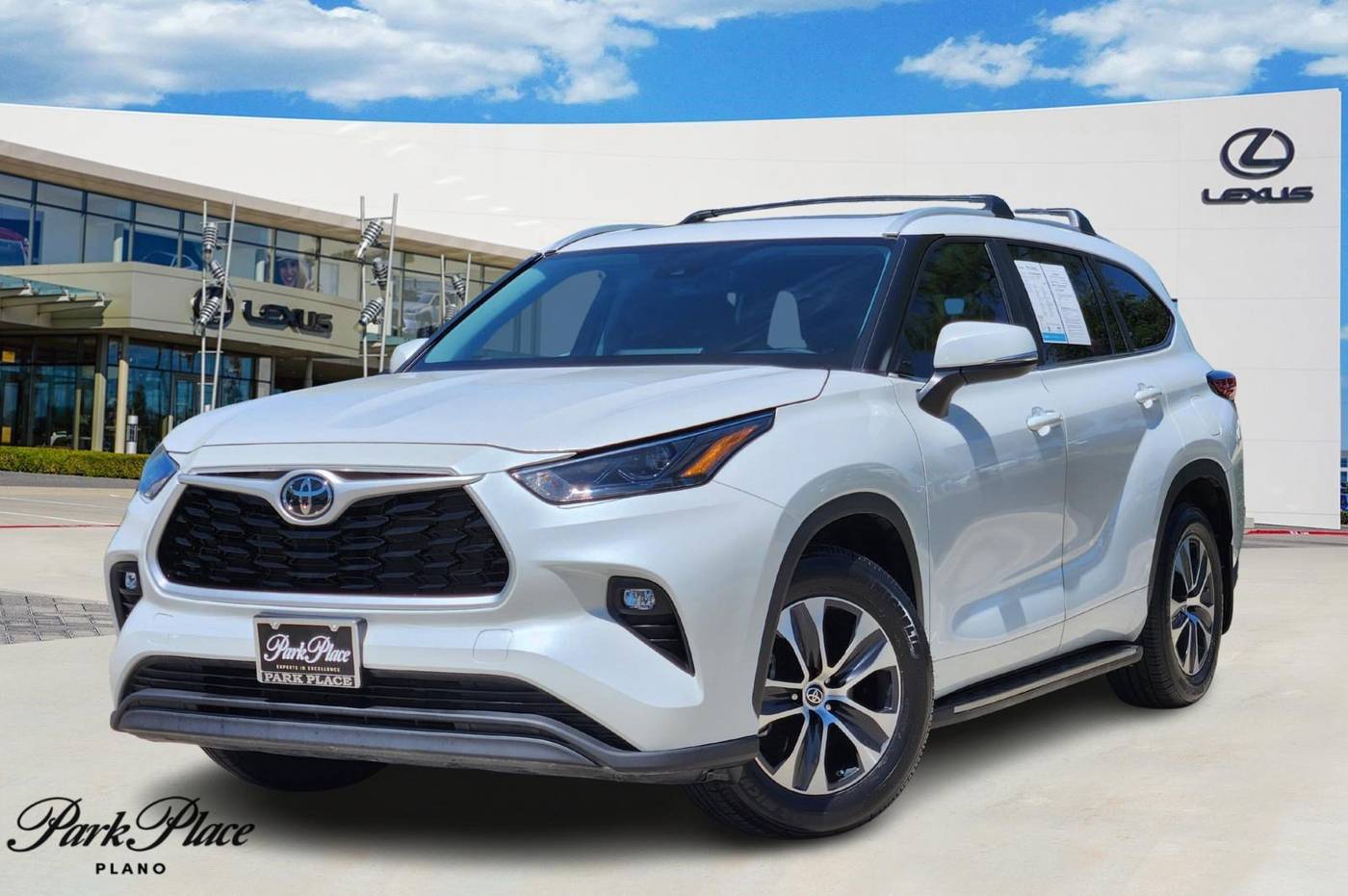 2023 Toyota Highlander XLE — SUV — 39,987 mi — Plano, TX