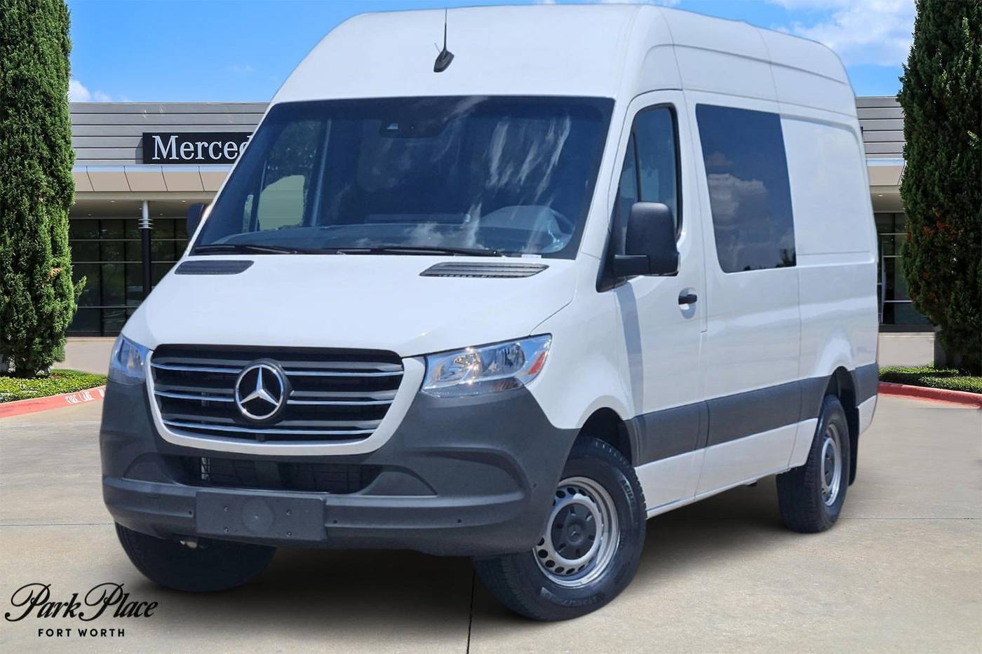 2024 Mercedes-Benz Sprinter Crew Van 2500 — Cargo Van — 300 mi — Fort Worth, TX