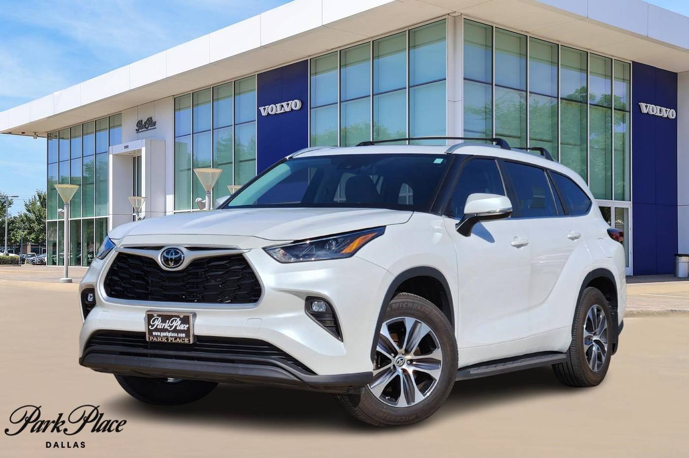 2023 Toyota Highlander XLE — SUV — 17,657 mi — Dallas, TX