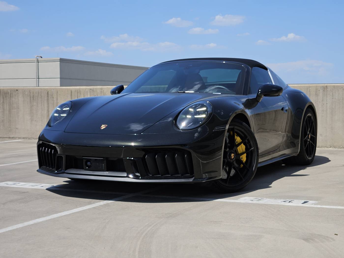 2025 Porsche 911 Targa 4 GTS — Coupe — 351 mi — Dallas, TX