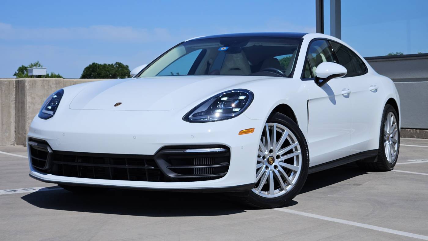 2022 Porsche Panamera Standard