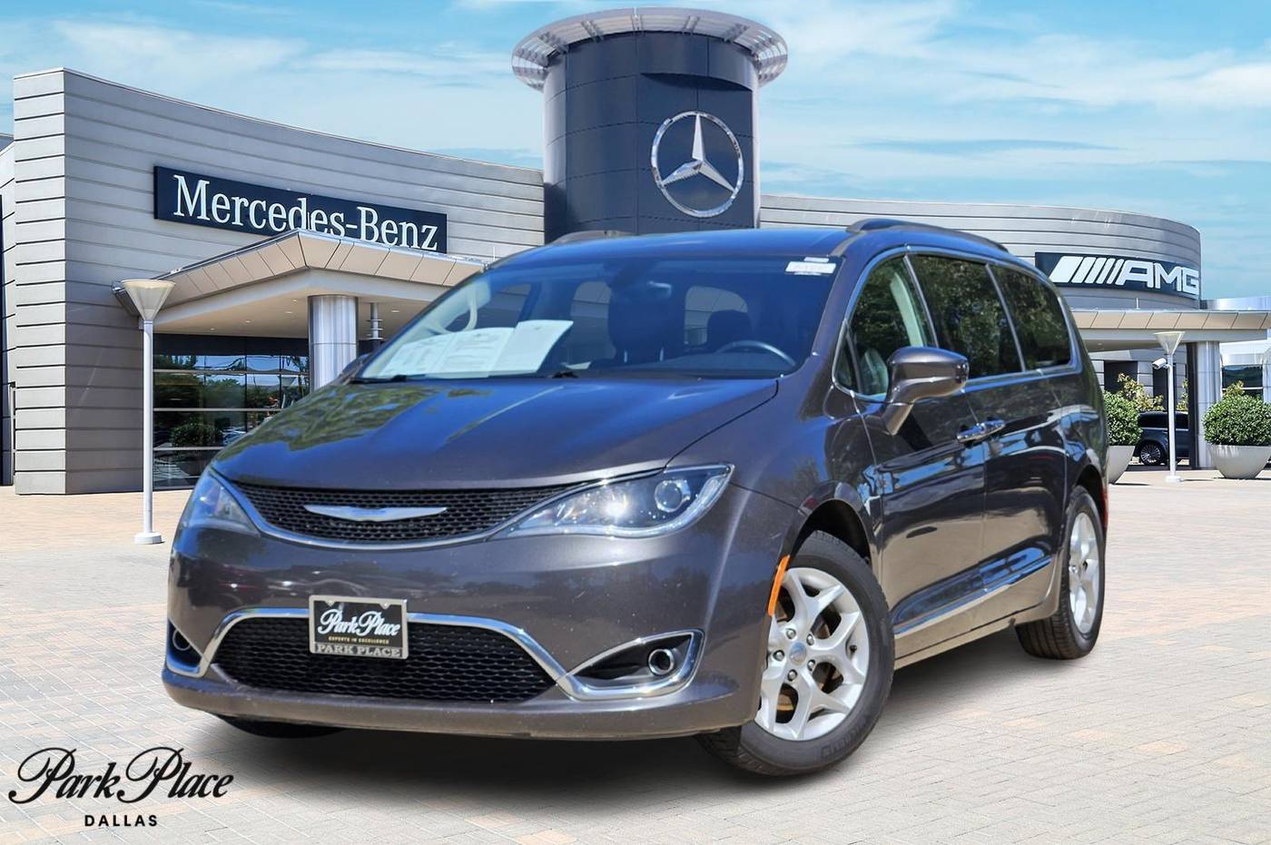 2017 Chrysler Pacifica Touring L — Minivan — 137,555 mi — Dallas, TX