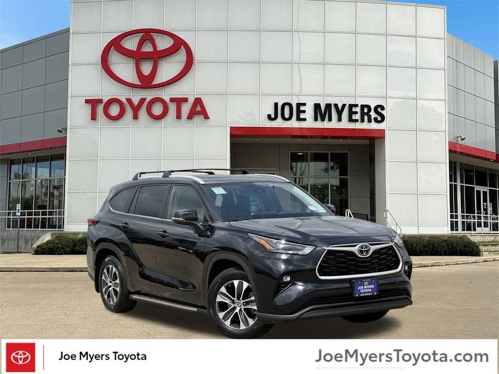 2023 Toyota Highlander XLE — SUV — 23,567 mi — Houston, TX