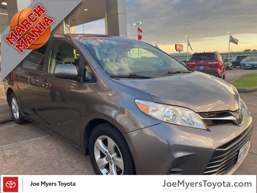 2018 Toyota Sienna LE — Minivan — 125,803 mi — Houston, TX
