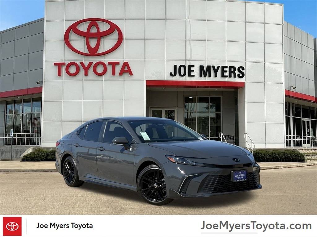2025 Toyota Camry Hybrid SE — Sedan — 8,410 mi — Houston, TX