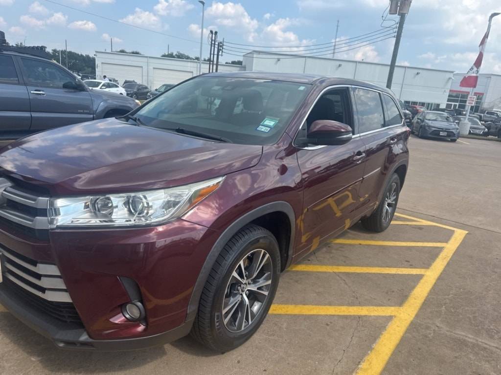 2018 Toyota Highlander LE V6 — SUV — 82,483 mi — Houston, TX
