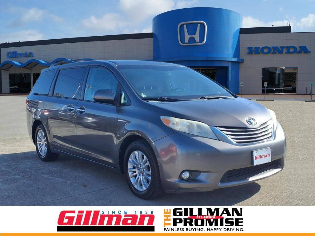 2015 Toyota Sienna XLE — Minivan — 120,202 mi — Houston, TX