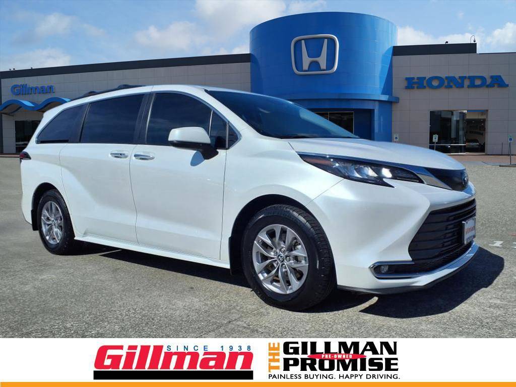 2022 Toyota Sienna XLE — Minivan — 63,200 mi — Houston, TX