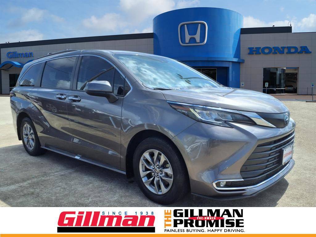 2022 Toyota Sienna XLE — Minivan — 50,868 mi — Houston, TX