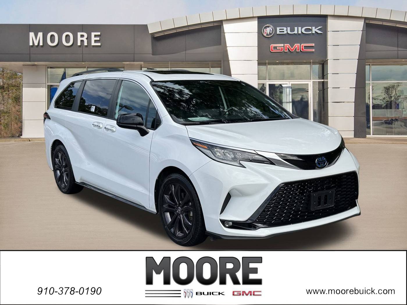 2022 Toyota Sienna XSE — Minivan — 61,645 mi — Jacksonville, NC