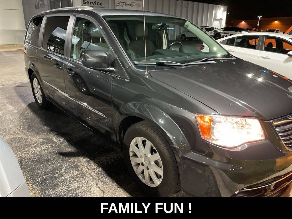 2012 Chrysler Town & Country Touring — Minivan — 82,418 mi — Crystal Lake, IL