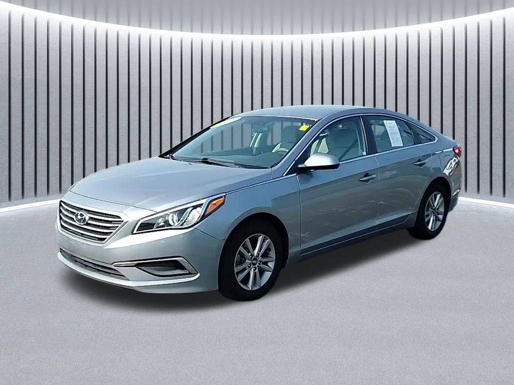 2016 Hyundai Sonata SE — Sedan — 70,163 mi — Crystal Lake, IL