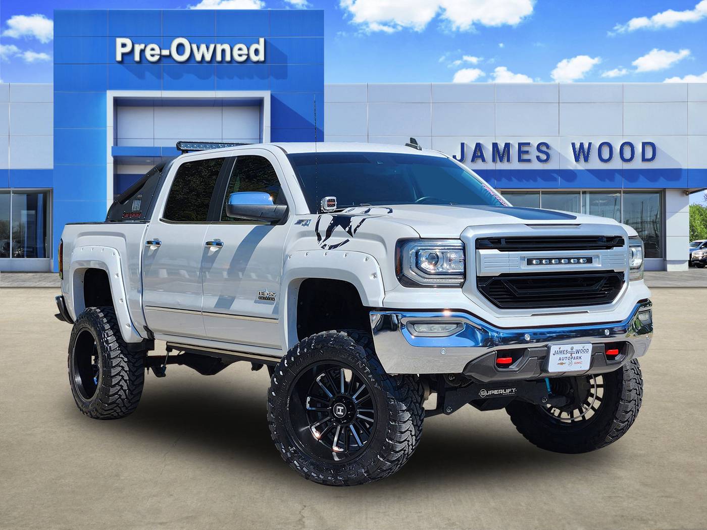 2017 GMC Sierra 1500 SLT — Pickup Truck — 95,879 mi — Denton, TX