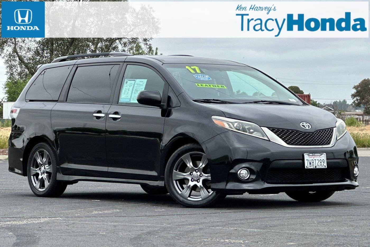 2017 Toyota Sienna L — Minivan — 76,979 mi — Tracy, CA
