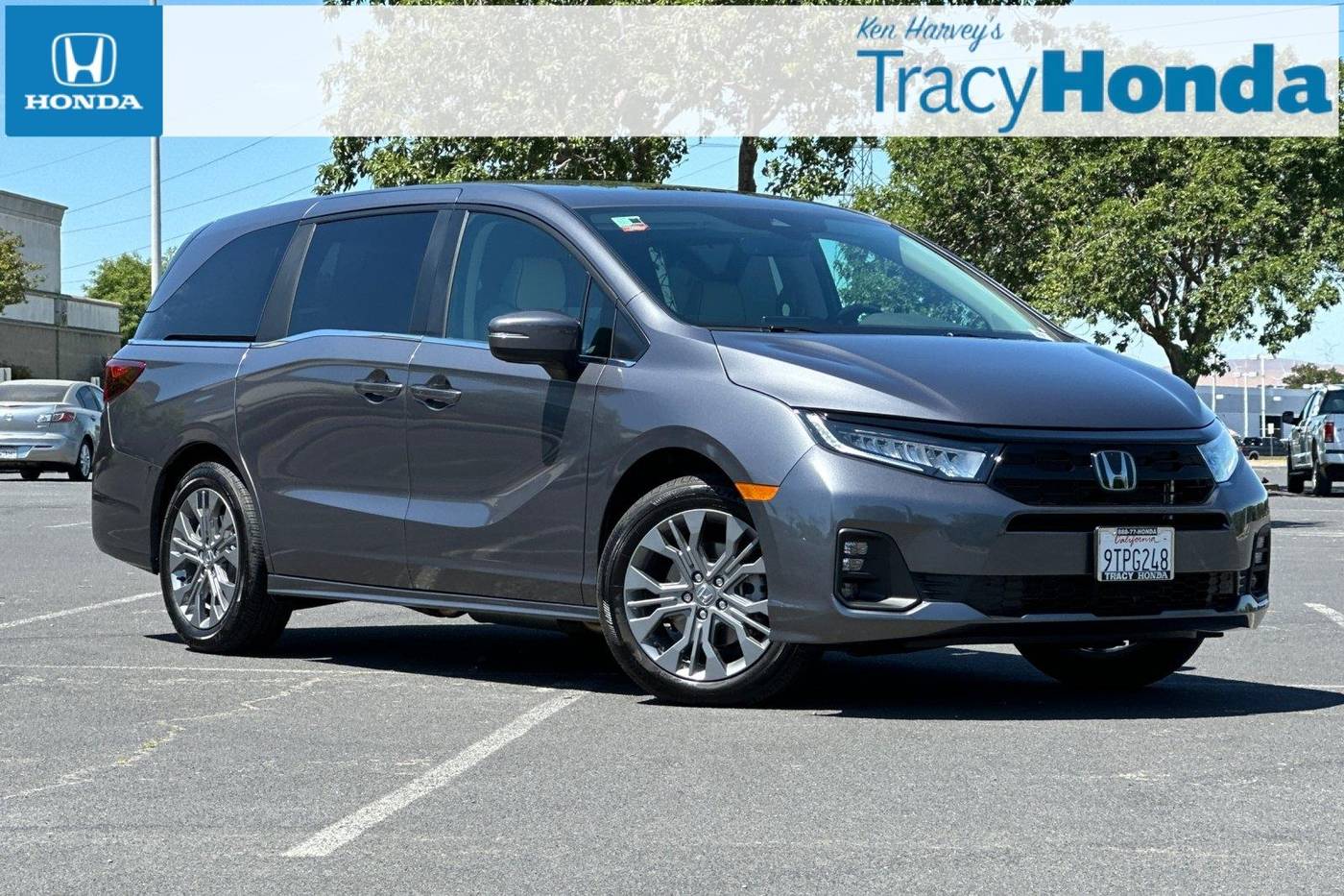 2025 Honda Odyssey Touring — Minivan — 1,204 mi — Tracy, CA