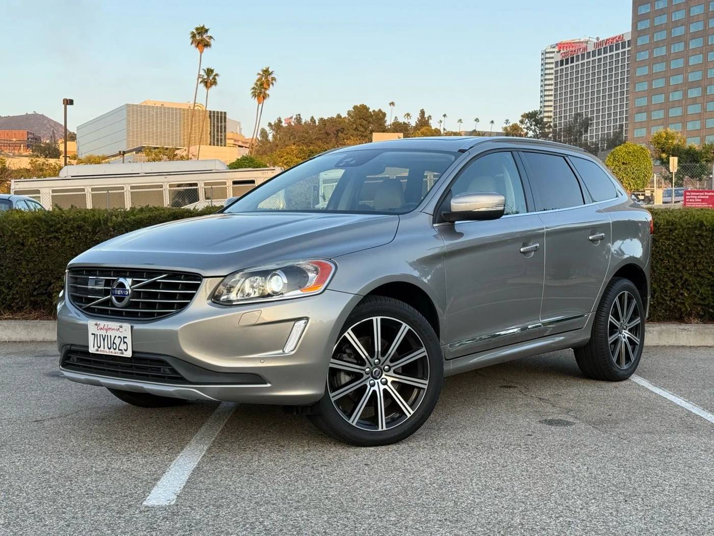 2016 Volvo XC60 T6 Drive-E Platinum — SUV — 69,973 mi — Los Angeles, CA