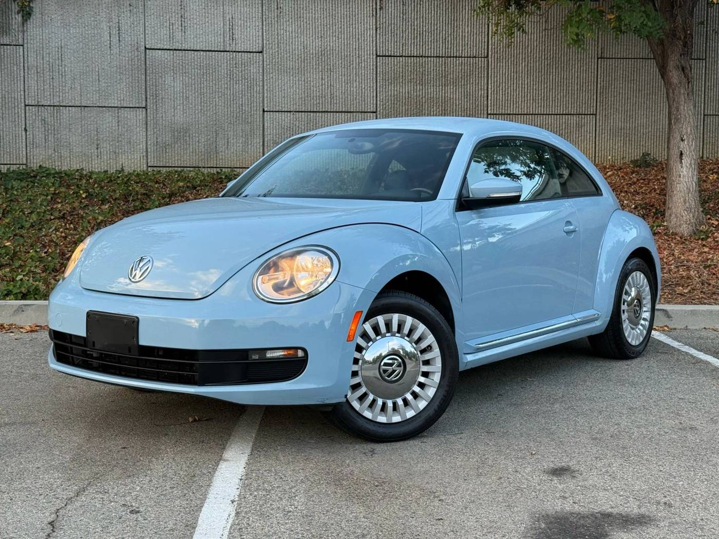 2014 Volkswagen Beetle 2.5 — Hatchback — 93,320 mi — Los Angeles, CA