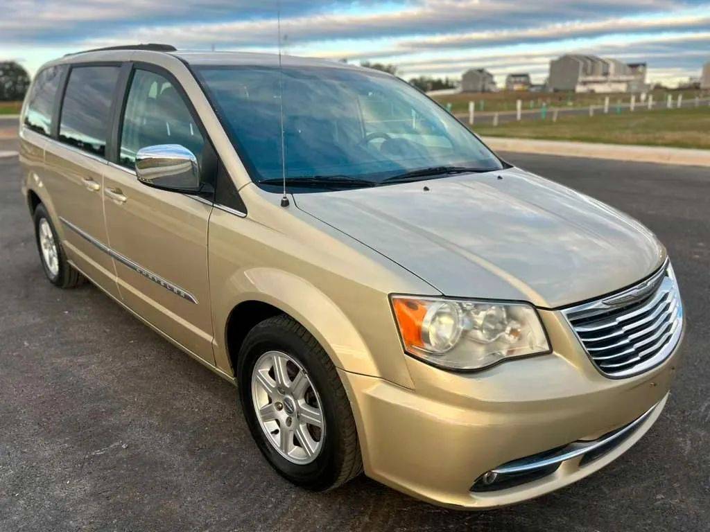 2012 Chrysler Town & Country Touring-L — Minivan — 119,485 mi — RANSON, WV