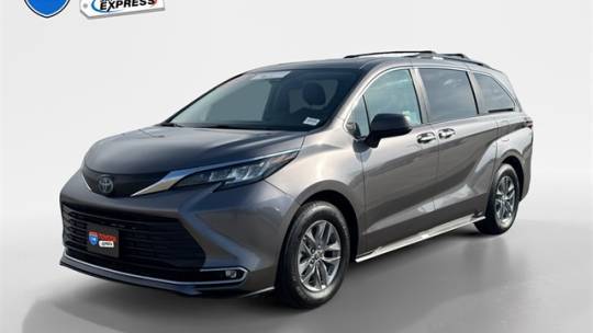 2022 Toyota Sienna XLE — Minivan — 47,515 mi — Indio, CA