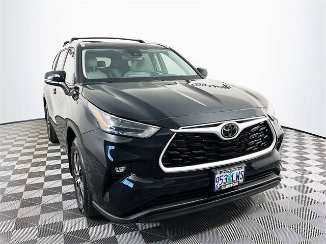 2022 Toyota Highlander XLE — SUV — 18,572 mi — Beaverton, OR
