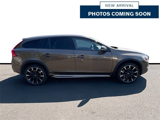 2017 Volvo V60 Cross Country Platinum — Wagon — 122,331 mi — Beaverton, OR