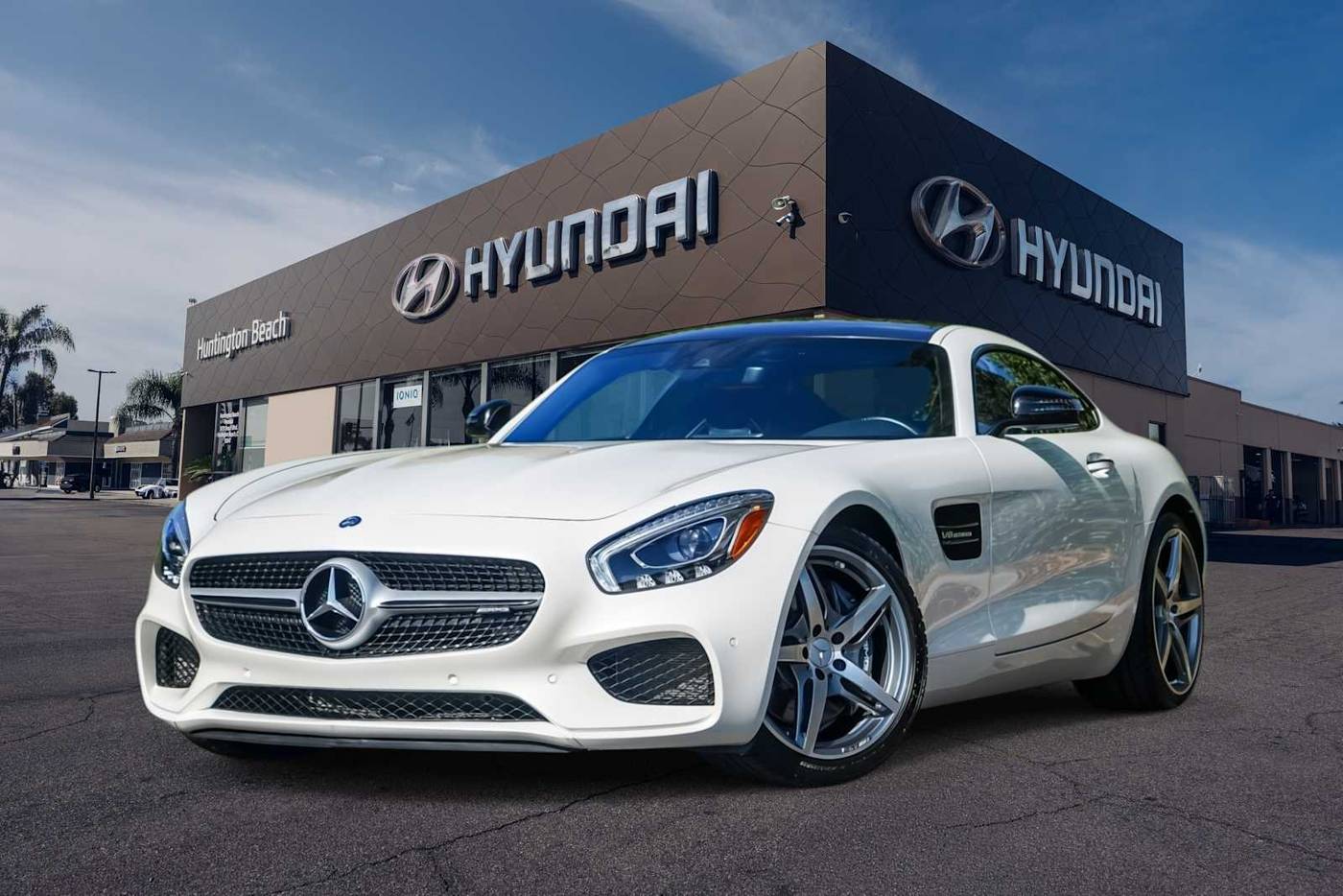 2017 Mercedes-Benz AMG GT Standard