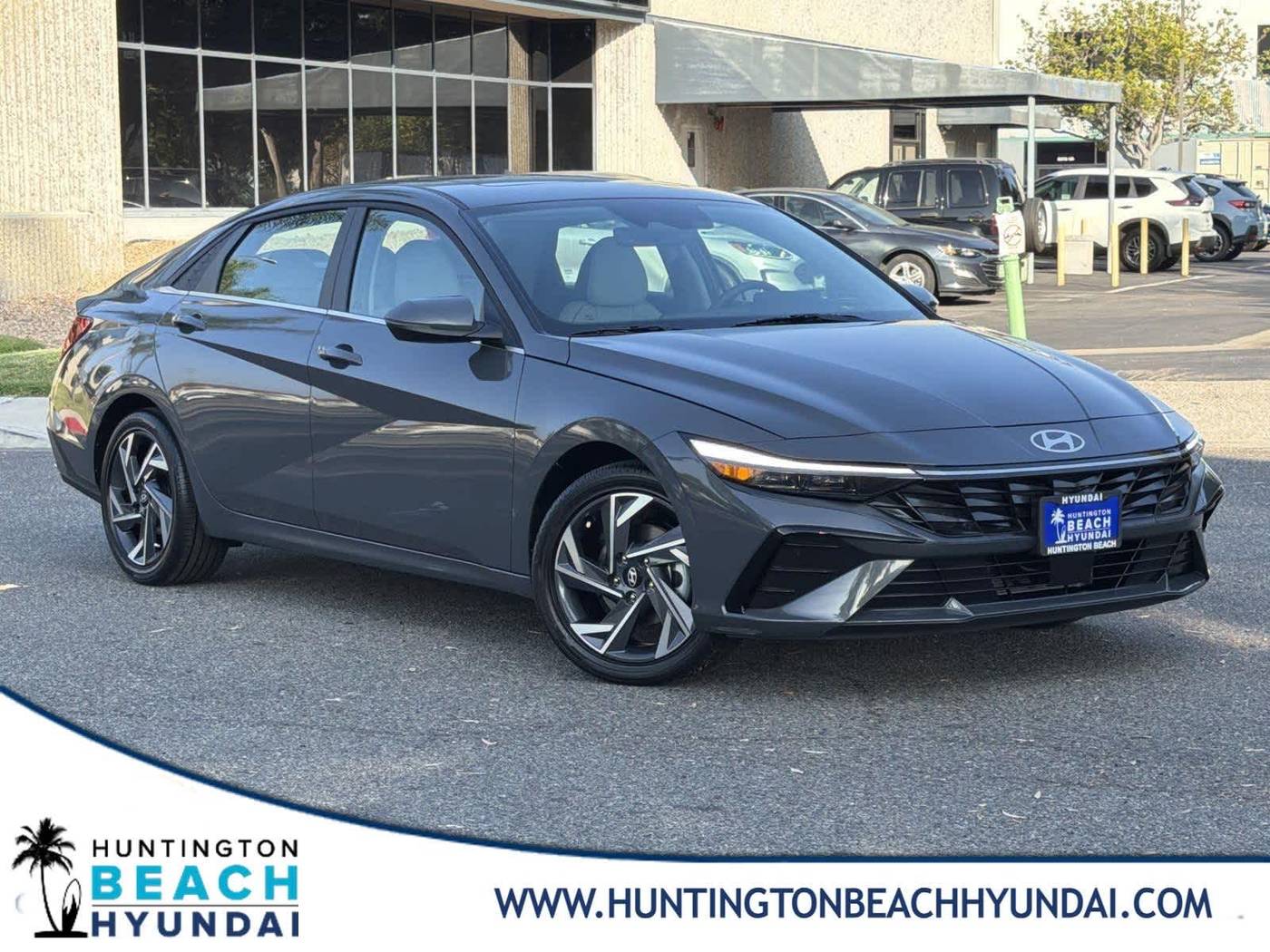 2025 Hyundai Elantra Hybrid Limited — Sedan — 726 mi — Huntington Beach, CA
