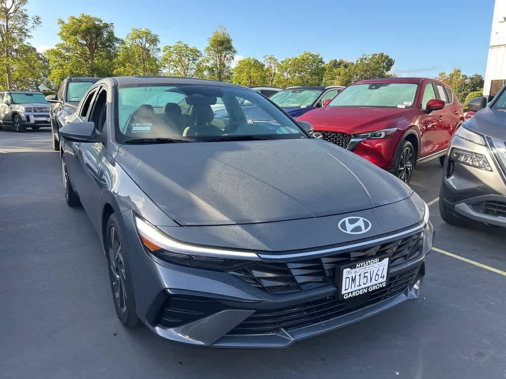 2025 Hyundai Elantra SEL Convenience — Sedan — 977 mi — Garden Grove, CA