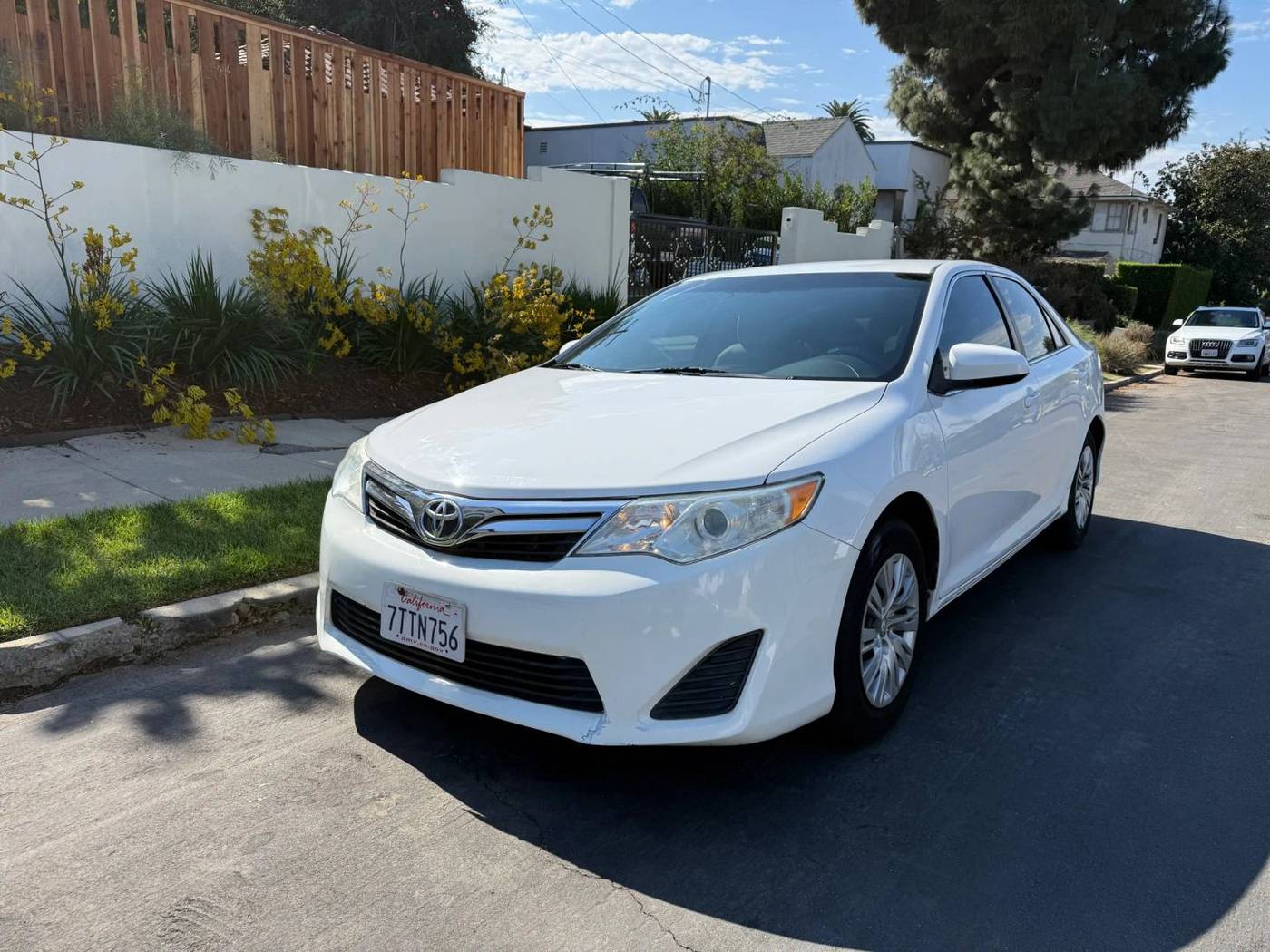 2013 Toyota Camry LE — Sedan — 122,851 mi — Los Angeles, CA