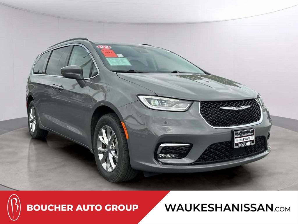 2022 Chrysler Pacifica Touring L — Minivan — 61,482 mi — Waukesha, WI