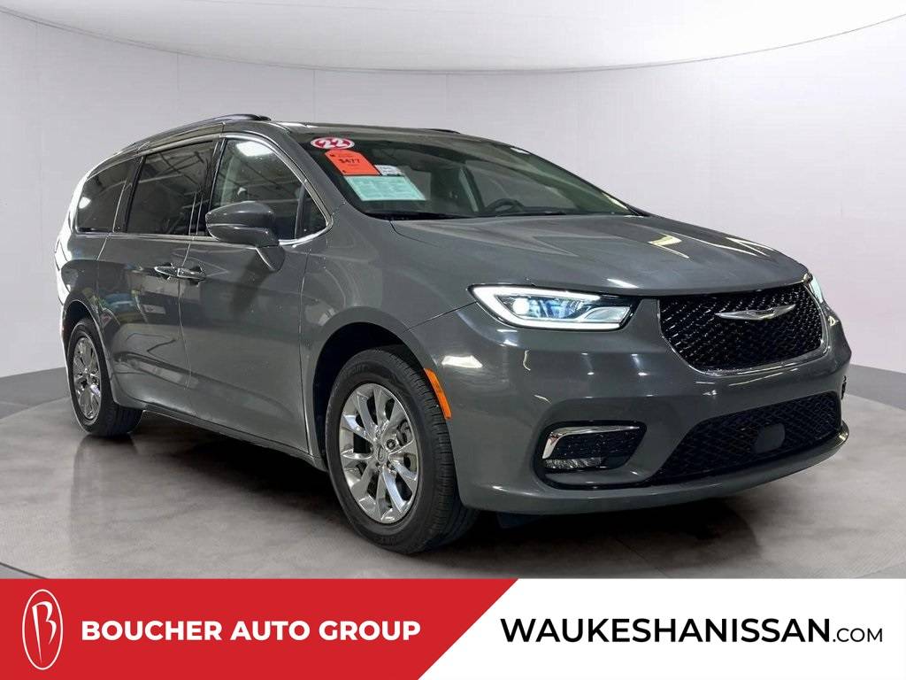 2022 Chrysler Pacifica Touring L — Minivan — 60,888 mi — Waukesha, WI