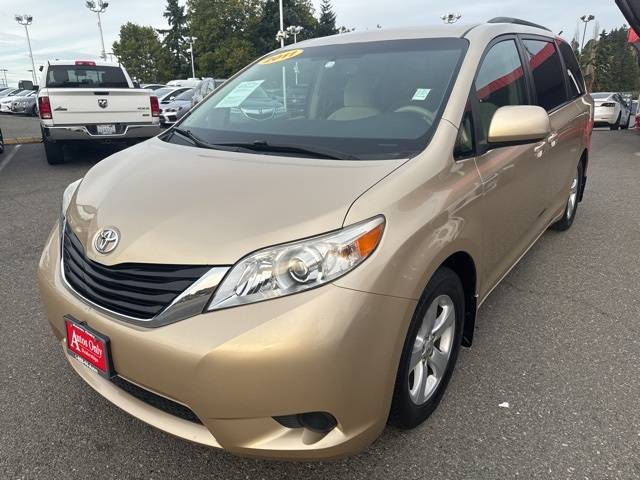 2011 Toyota Sienna LE — Minivan — 140,542 mi — Burien, WA