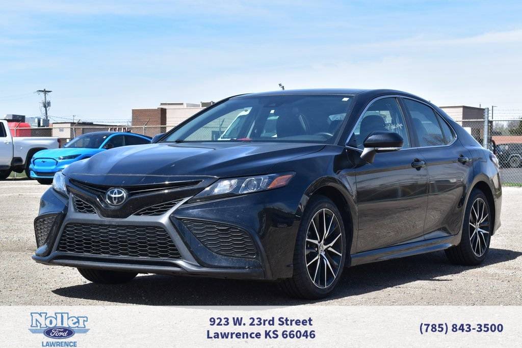 2023 Toyota Camry SE — Sedan — 60,450 mi — Lawrence, KS